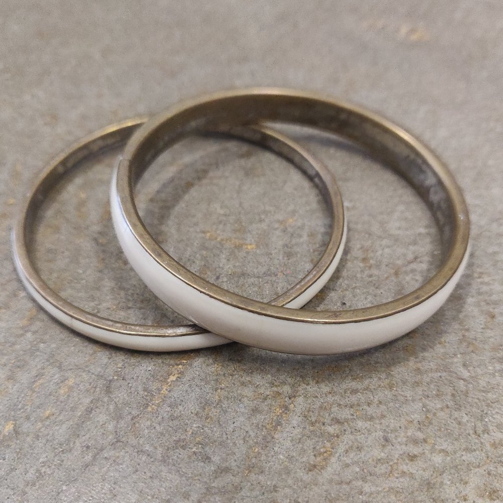 Creamy White & Aged Gold Enamel Bangle Bracelet Set